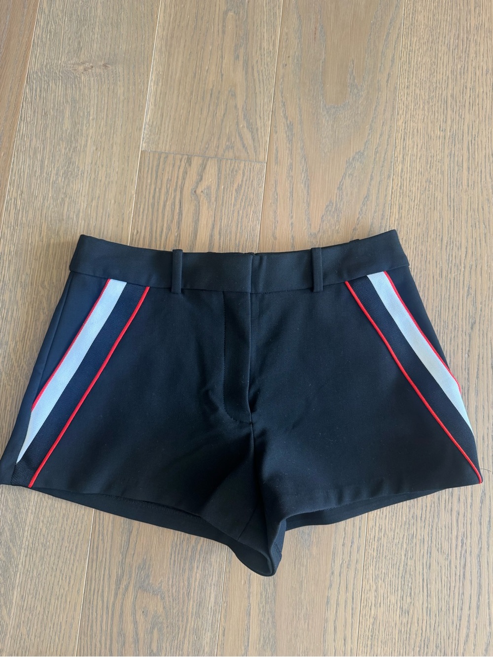Aritzia stripped shorts